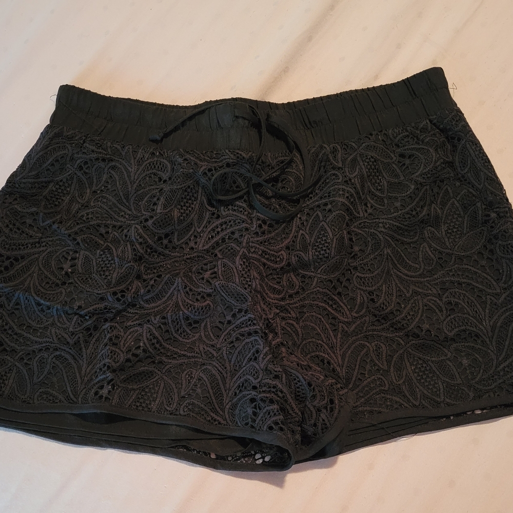 bebe lace black short